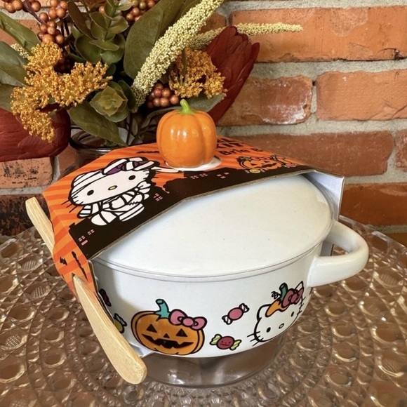 Hello Kitty Other - Sanrio White Dinnerware Brie
Baker Hello Kitty Fall Halloween
Viral Trending
